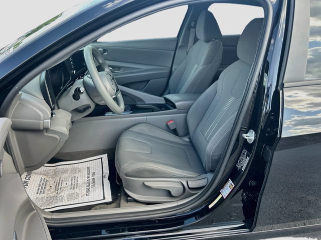 Used 2022 Hyundai Elantra SEL FWD image 27