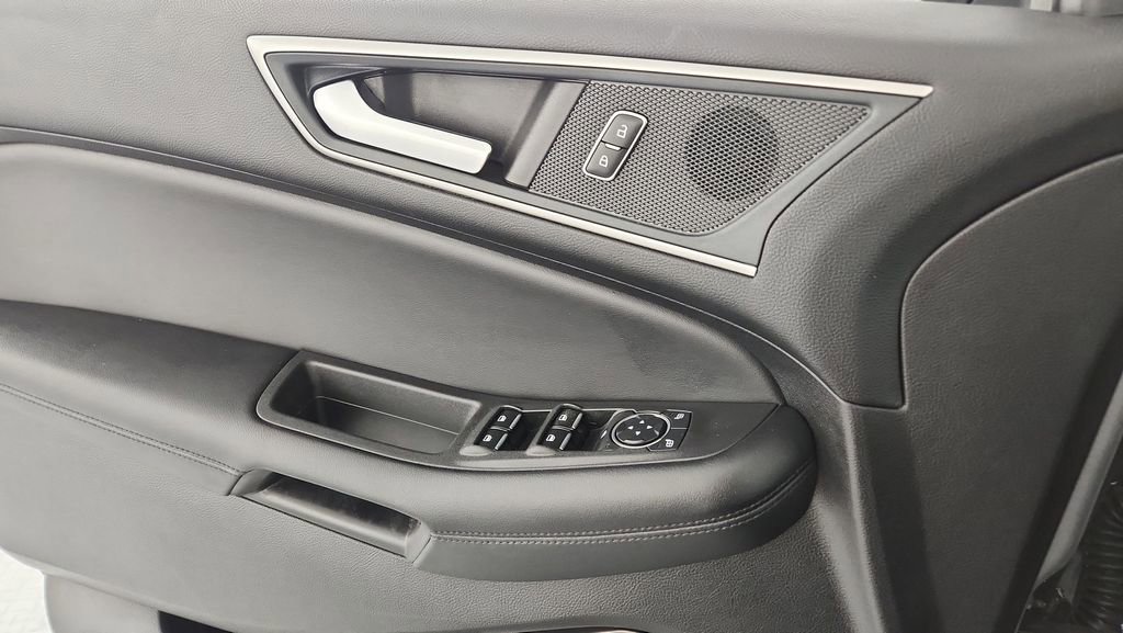 Certified 2023 Ford Edge SEL image 17