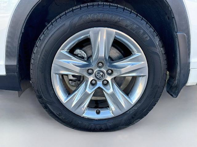 Used 2019 Toyota Highlander Limited AWD/4WD image 24