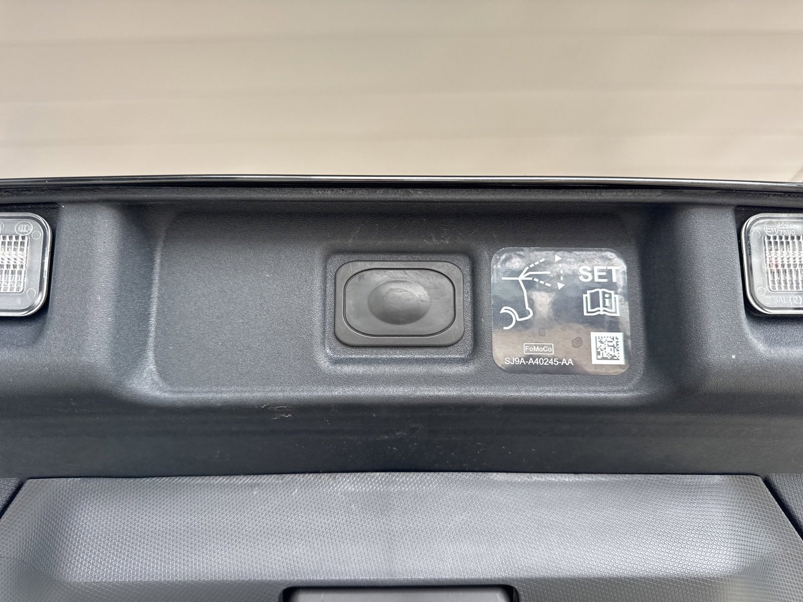 Certified 2025 Ford Mustang Mach-E Premium image 37