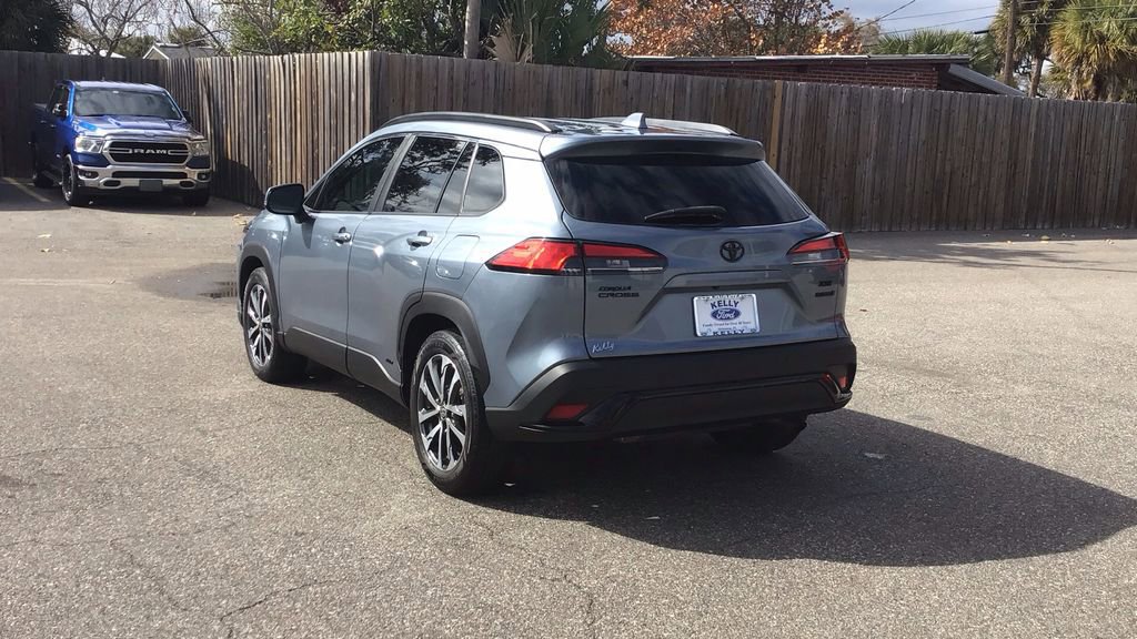 Used 2023 Toyota Corolla Cross XSE w/ Convenience Package image 3