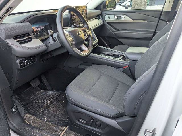 Certified 2025 Ford Explorer Active RWD image 4