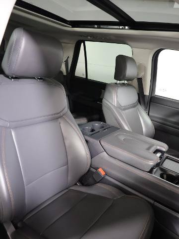 Certified 2025 Ford Expedition Active AWD/4WD image 9