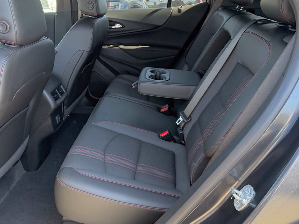 Used 2022 Chevrolet Equinox RS w/ LPO, Cargo Package FWD image 29