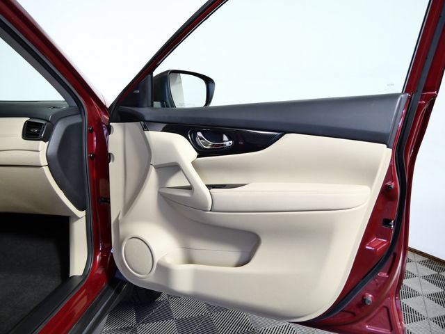 Used 2020 Nissan Rogue SL w/ Premium Package AWD/4WD image 11
