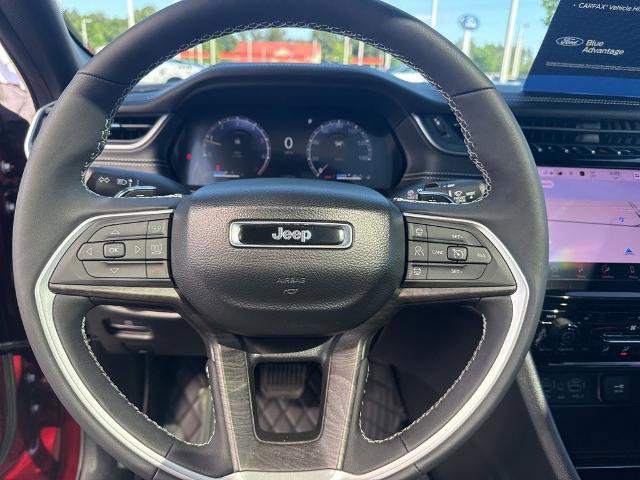 Used 2025 Jeep Grand Cherokee Limited w/ Black Appearance Package RWD image 13