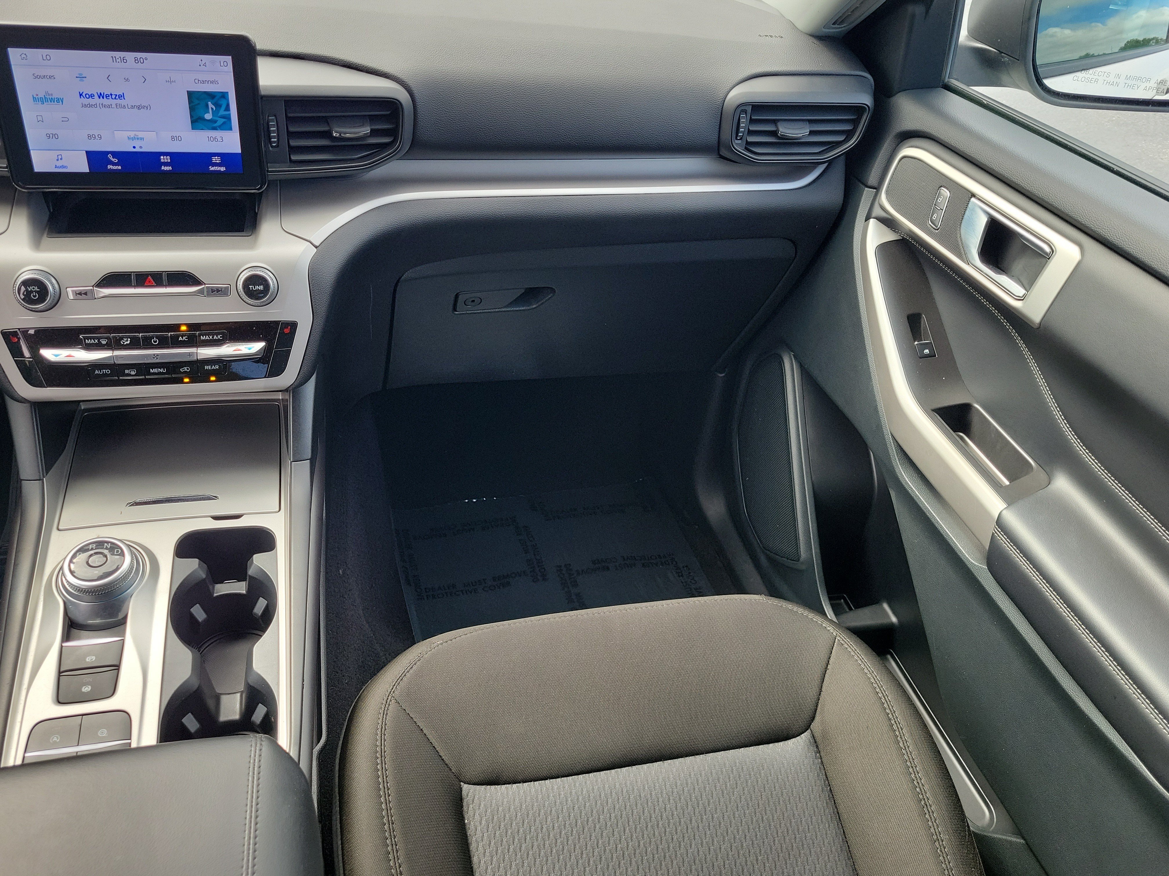 Certified 2024 Ford Explorer XLT RWD image 16