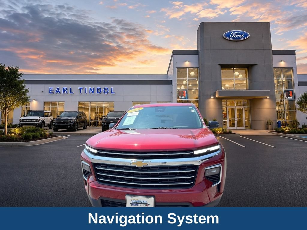 Used 2026 Chevrolet Traverse LT FWD image 3