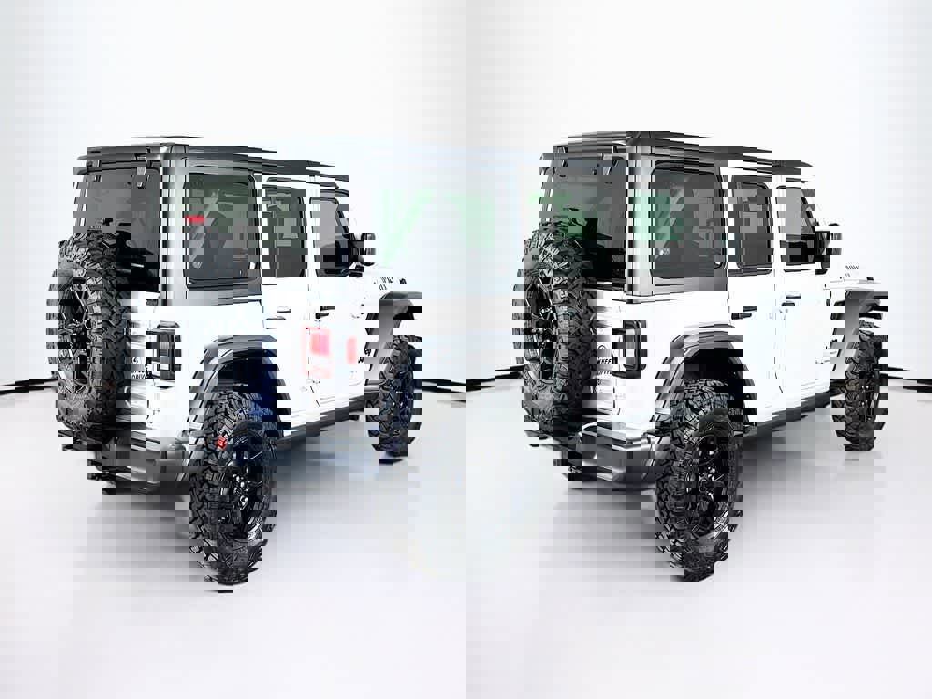 Used 2024 Jeep Wrangler Willys image 5