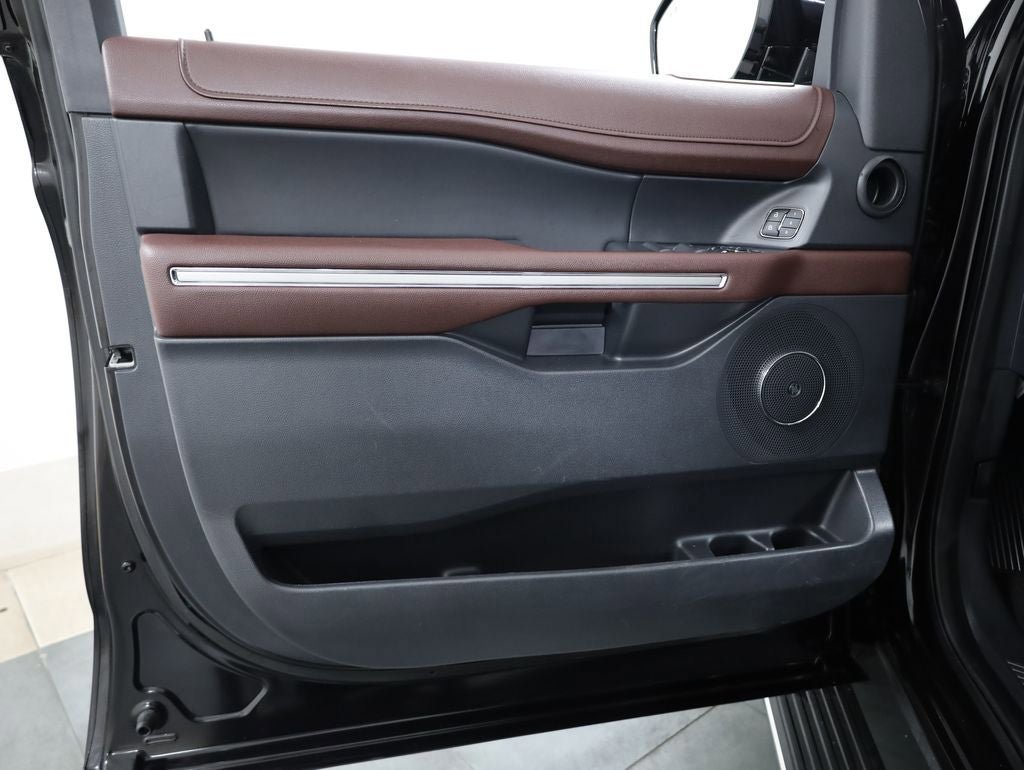 Certified 2024 Ford Expedition Limited AWD/4WD image 7