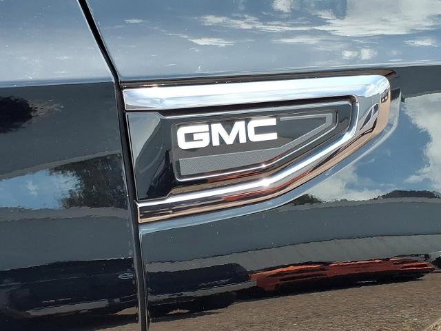Used 2024 GMC Yukon Denali Ultimate AWD/4WD image 13