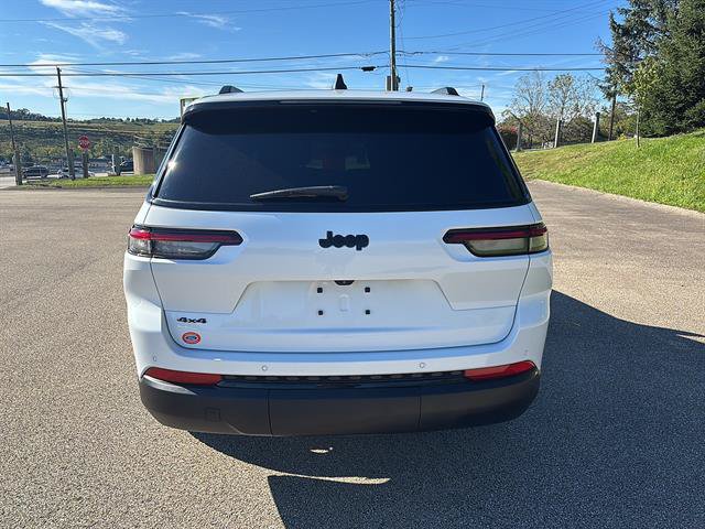 Used 2024 Jeep Grand Cherokee L Altitude AWD/4WD image 3