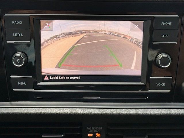 Used 2023 Volkswagen Jetta SE w/ Panoramic Sunroof Package image 15