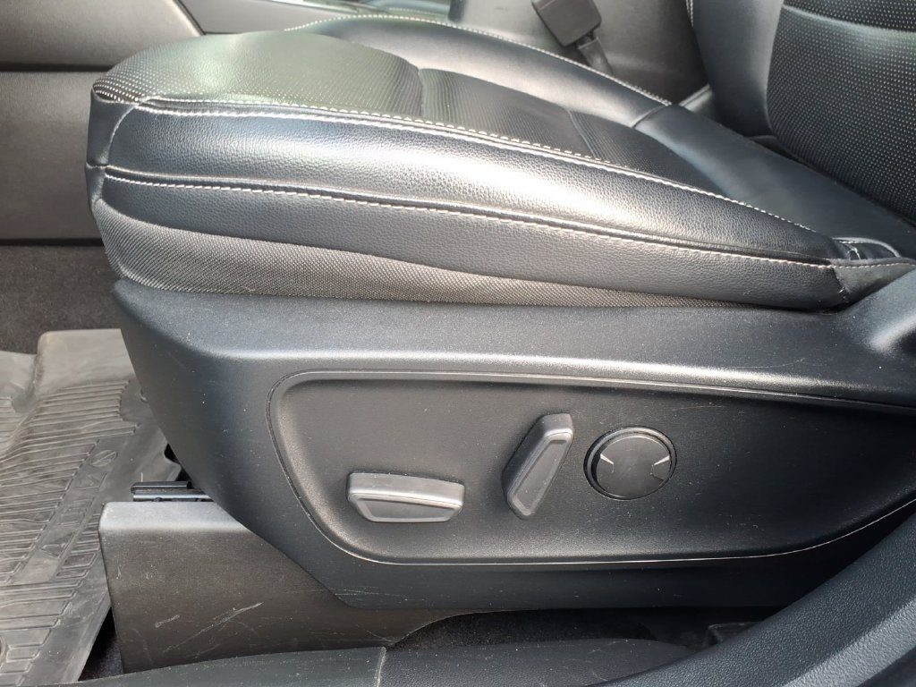 Certified 2021 Ford Escape Titanium AWD/4WD image 16