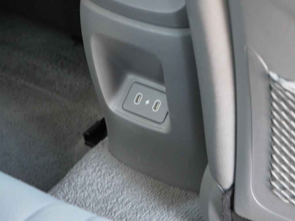 Used 2025 Hyundai Elantra SEL FWD image 11