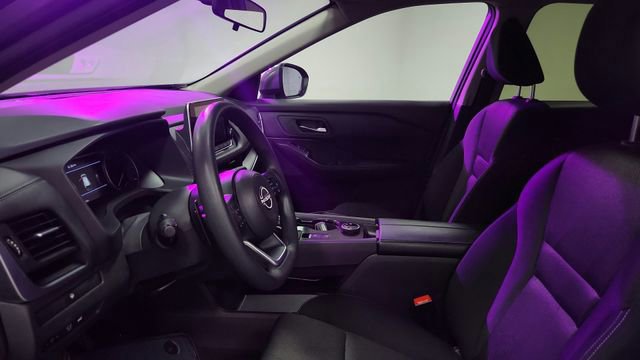 Used 2024 Nissan Rogue SV image 10