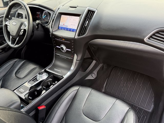 Certified 2019 Ford Edge Titanium w/ Cold Weather Package AWD/4WD image 22