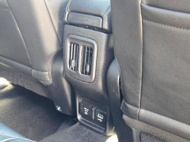 Used 2018 Jeep Compass Latitude w/ Popular Equipment Group AWD/4WD image 9