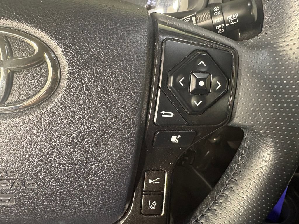 Used 2020 Toyota 4Runner TRD Off-Road Premium w/ Moonroof Package AWD/4WD image 23