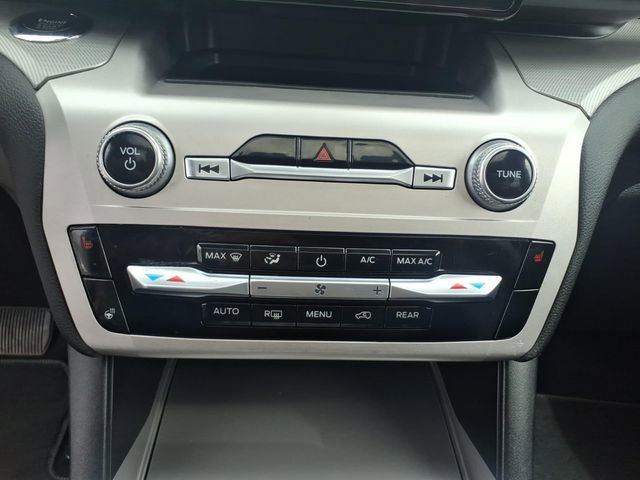 Certified 2022 Ford Explorer XLT w/ Equipment Group 202A AWD/4WD image 26