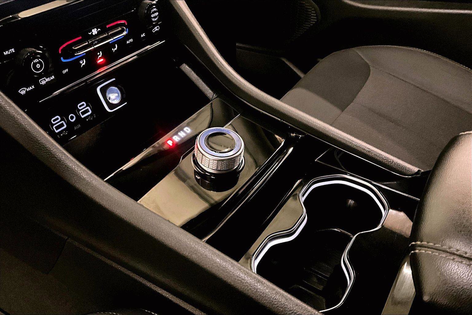 Used 2023 Jeep Grand Cherokee L Laredo image 16