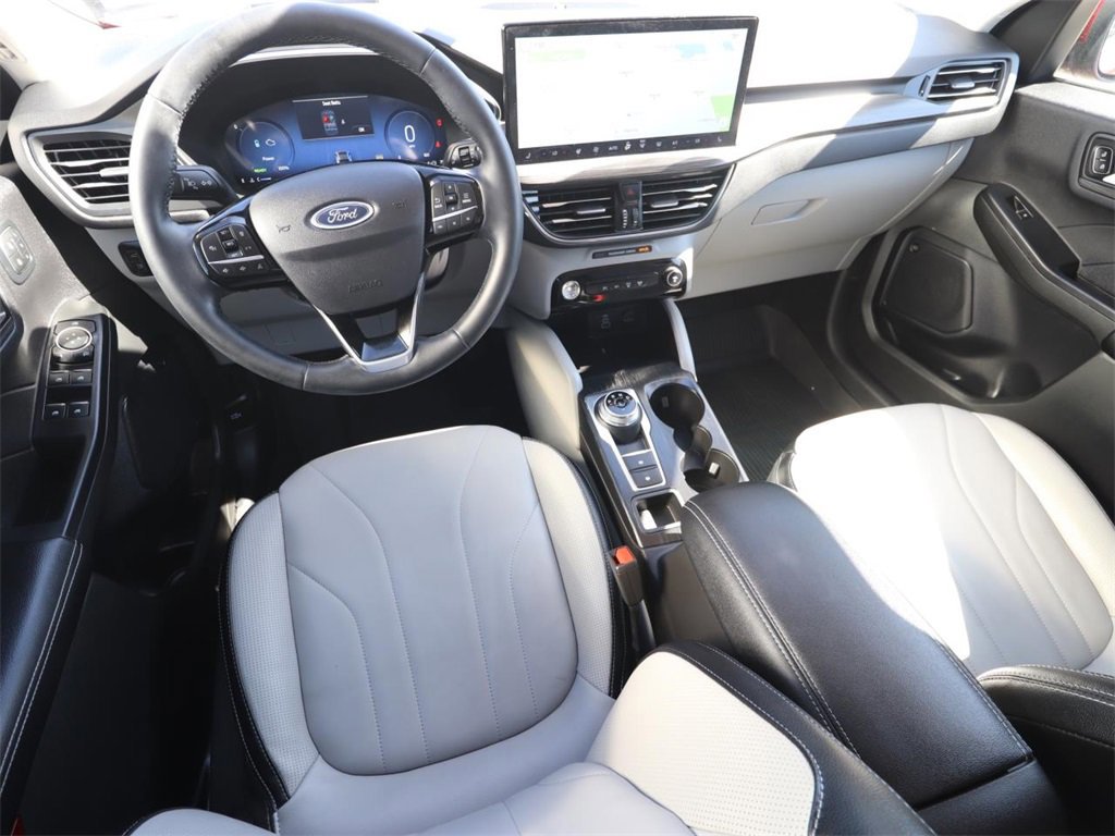 Certified 2025 Ford Escape Platinum w/ Premium Technology Package image 10