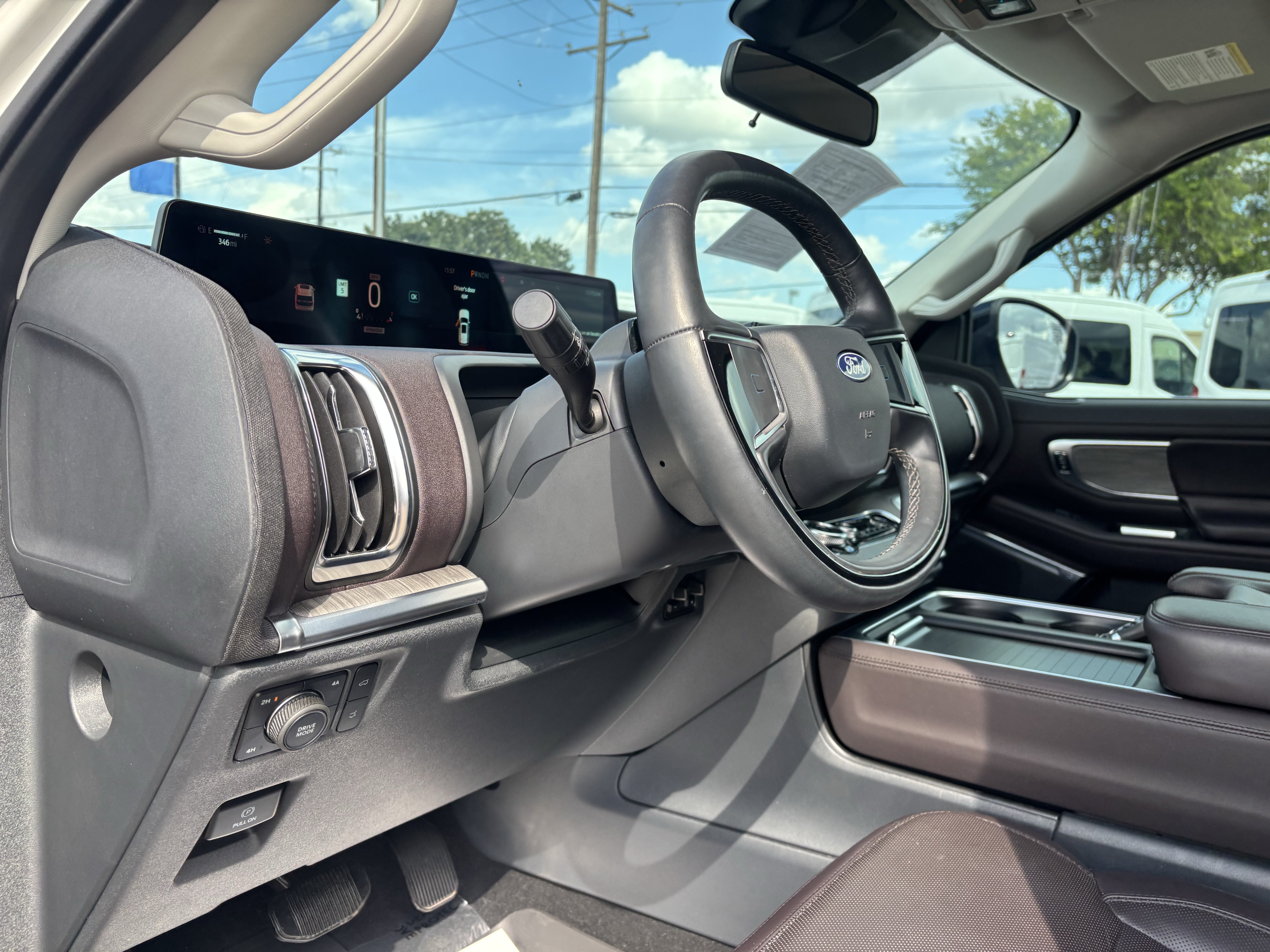 Certified 2025 Ford Expedition Max Platinum w/ Platinum Ultimate Package AWD/4WD image 12