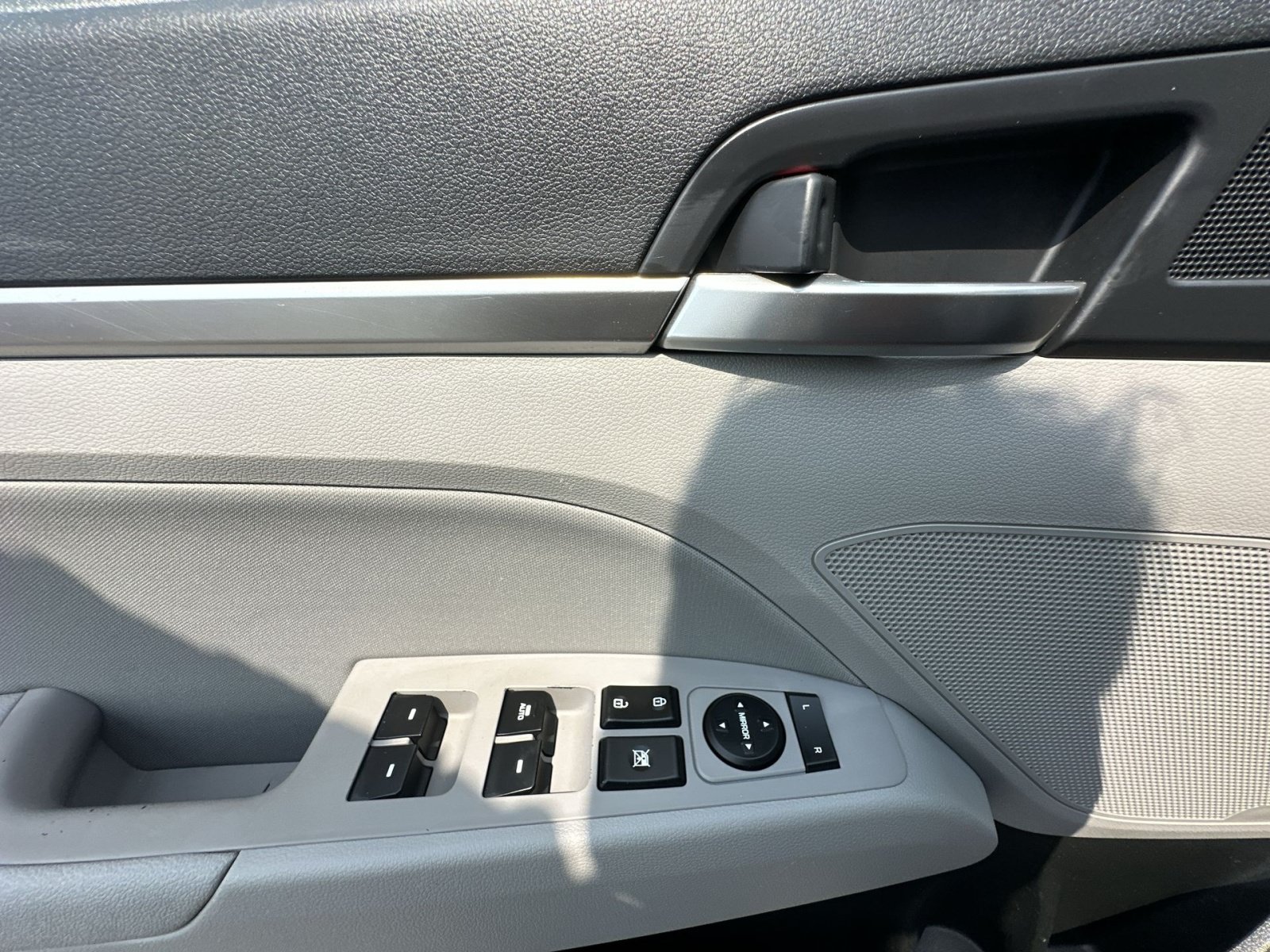 Used 2020 Hyundai Elantra Value Edition FWD image 23