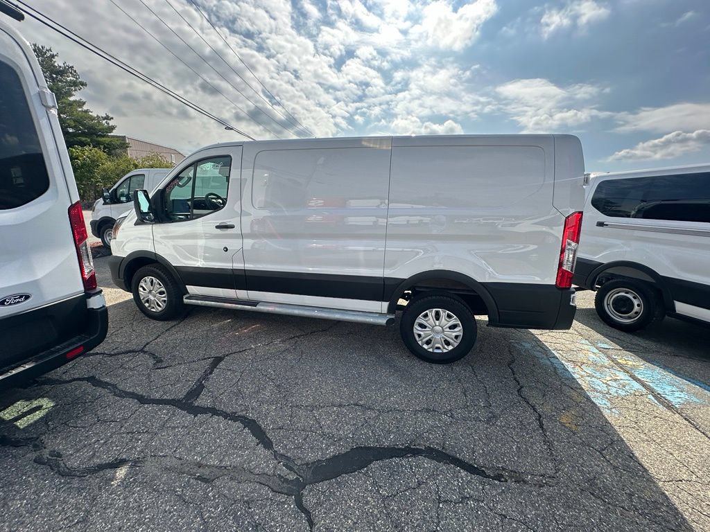 Certified 2025 Ford Transit 250 Low Roof w/ Exterior Upgrade Package RWD image 13