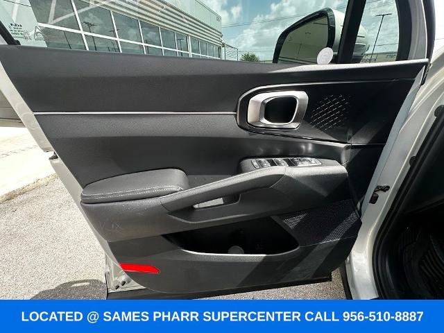 Used 2026 Kia Sorento LX FWD image 16