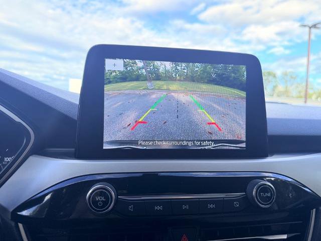 Certified 2022 Ford Escape SE w/ SE Sport Appearance Package image 10