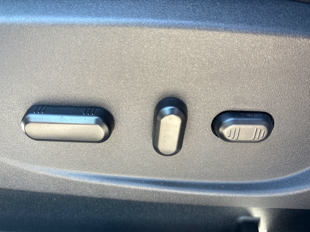 Certified 2019 Ford Escape Titanium AWD/4WD image 30