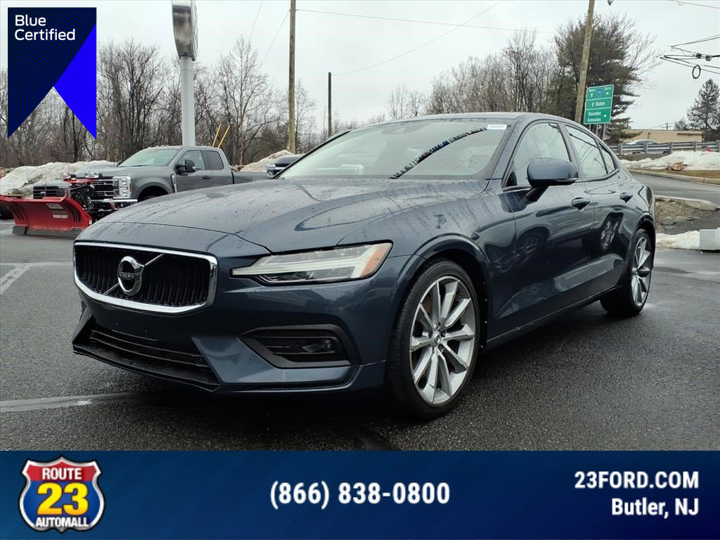 Used 2021 Volvo S60 T6 Momentum