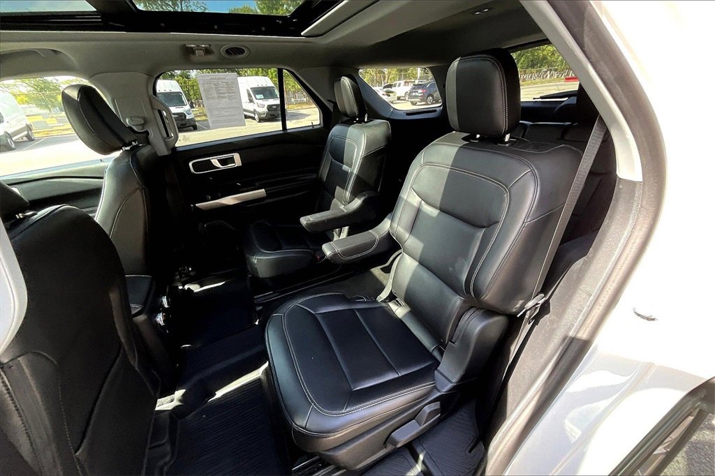 Certified 2022 Ford Explorer XLT w/ Equipment Group 202A image 25