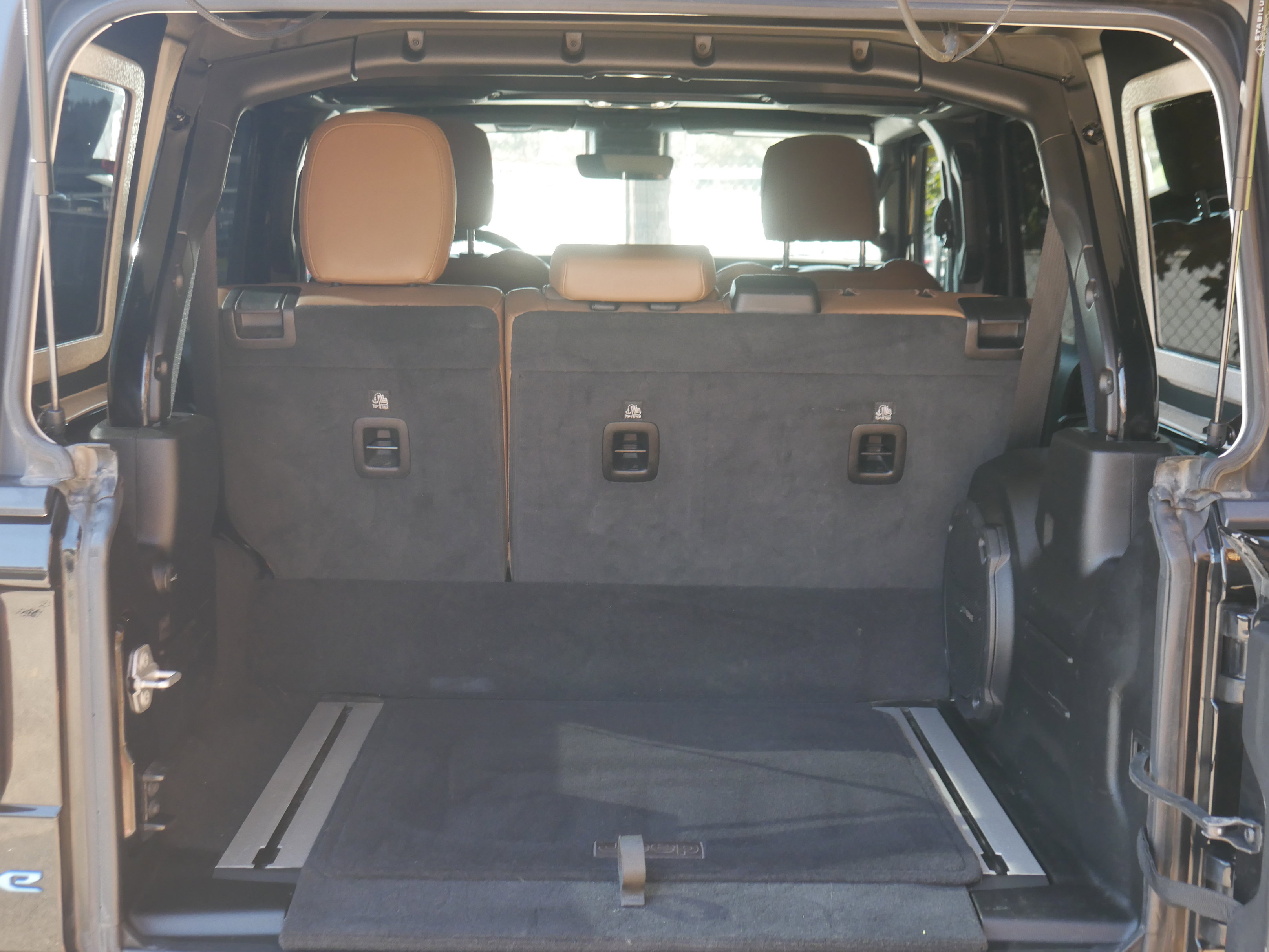 Used 2021 Jeep Wrangler Unlimited Rubicon 4xe w/ Steel Bumper Group image 28