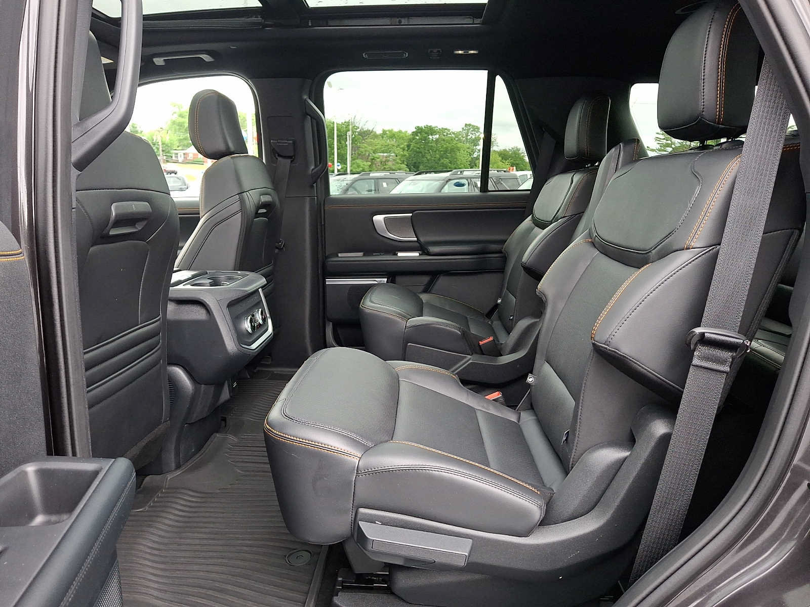 Certified 2025 Ford Expedition Tremor AWD/4WD image 10