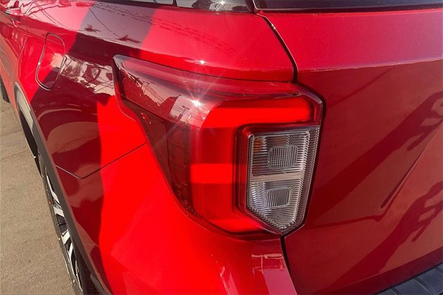 Certified 2022 Ford Explorer ST-Line w/ Class IV Trailer Tow Package image 31