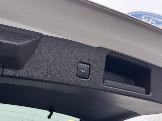 Certified 2025 Ford Escape Platinum image 39