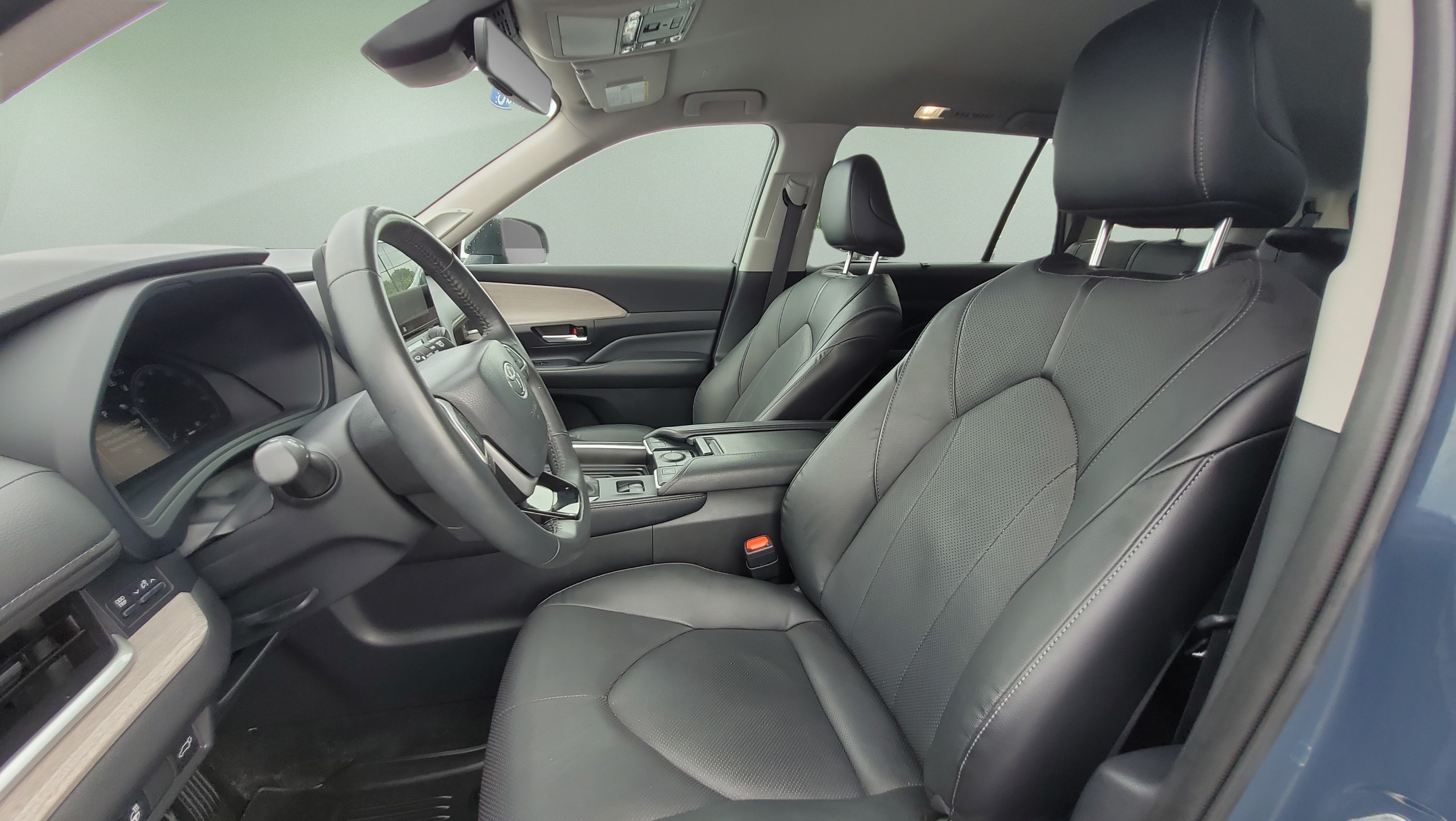 Used 2024 Toyota Grand Highlander AWD image 29