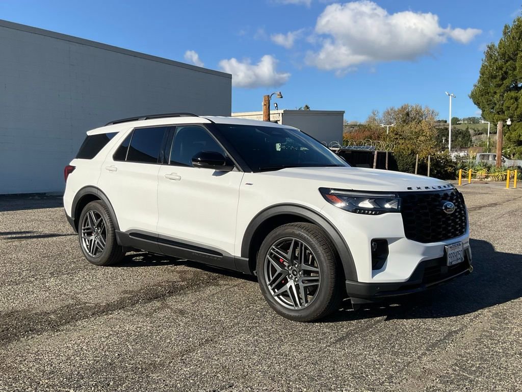 Certified 2025 Ford Explorer ST-Line w/ Premium Package image 13