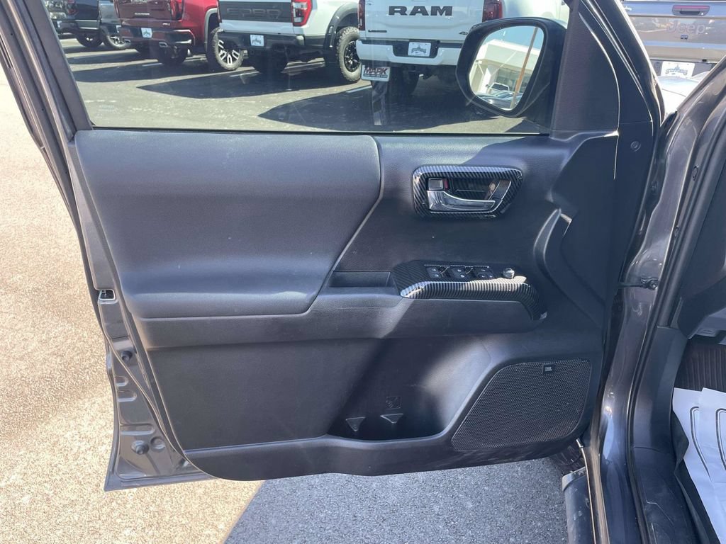 Used 2021 Toyota Tacoma TRD Sport w/ TRD Premium Sport Package RWD image 15