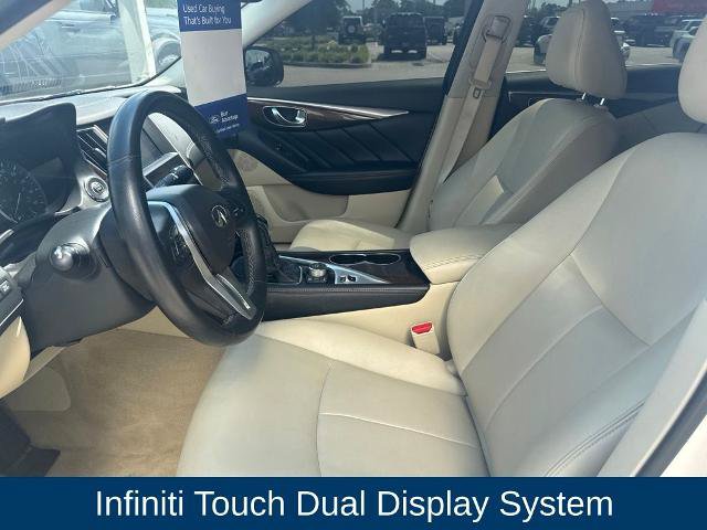 Used 2019 INFINITI Q50 Luxe w/ Essential Package (3.0T Luxe) AWD/4WD image 9