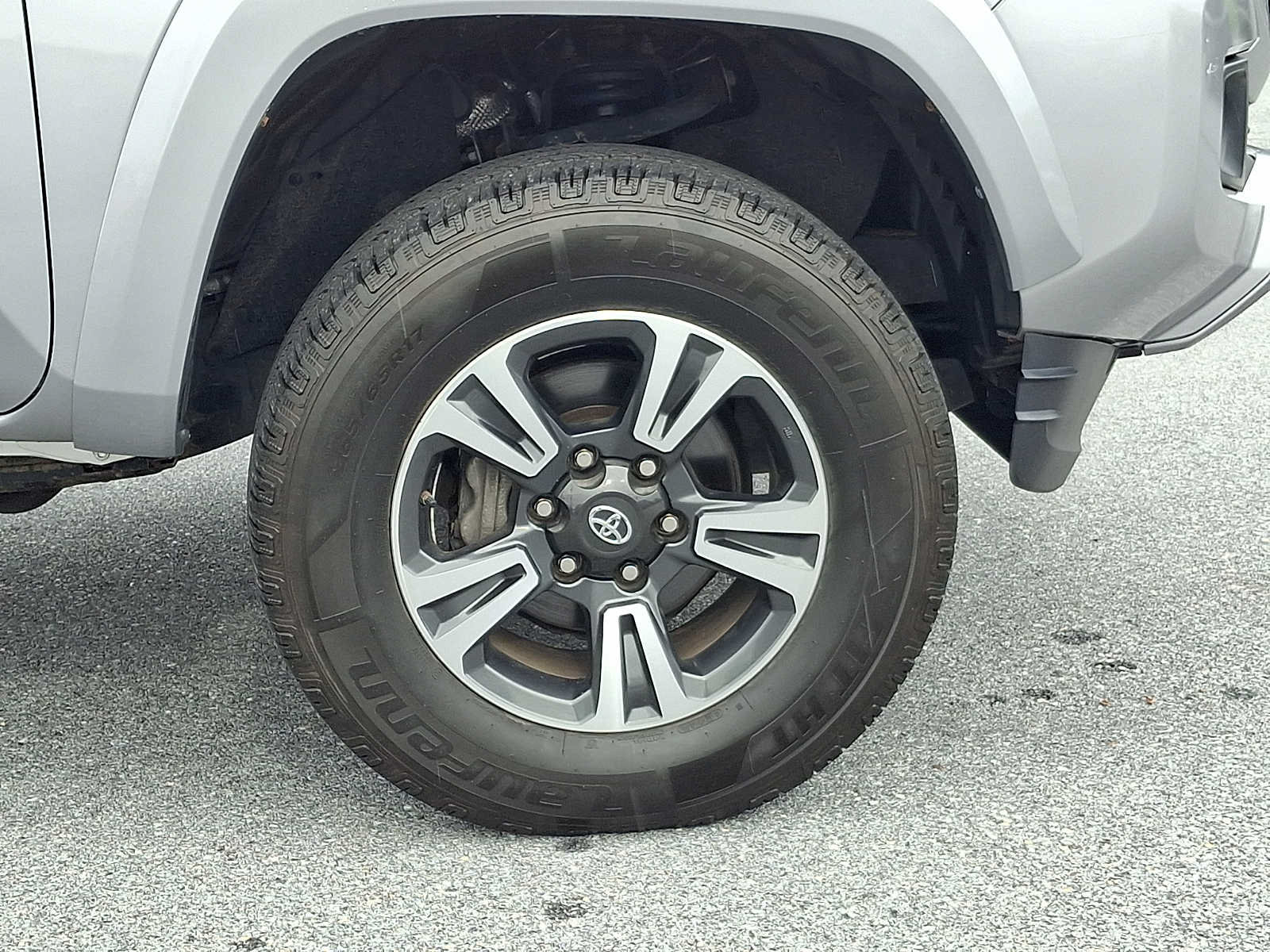 Used 2018 Toyota Tacoma TRD Sport AWD/4WD image 8