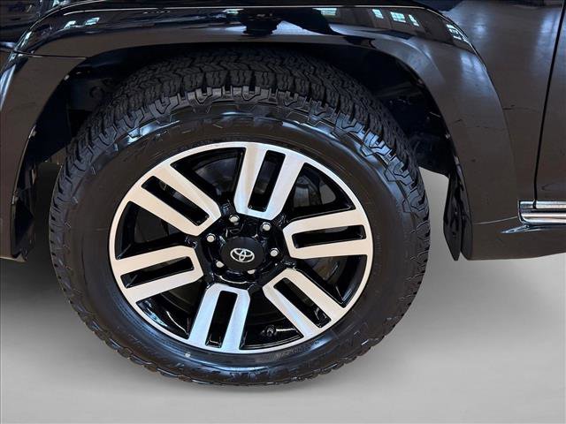 Used 2018 Toyota 4Runner Limited AWD/4WD image 26
