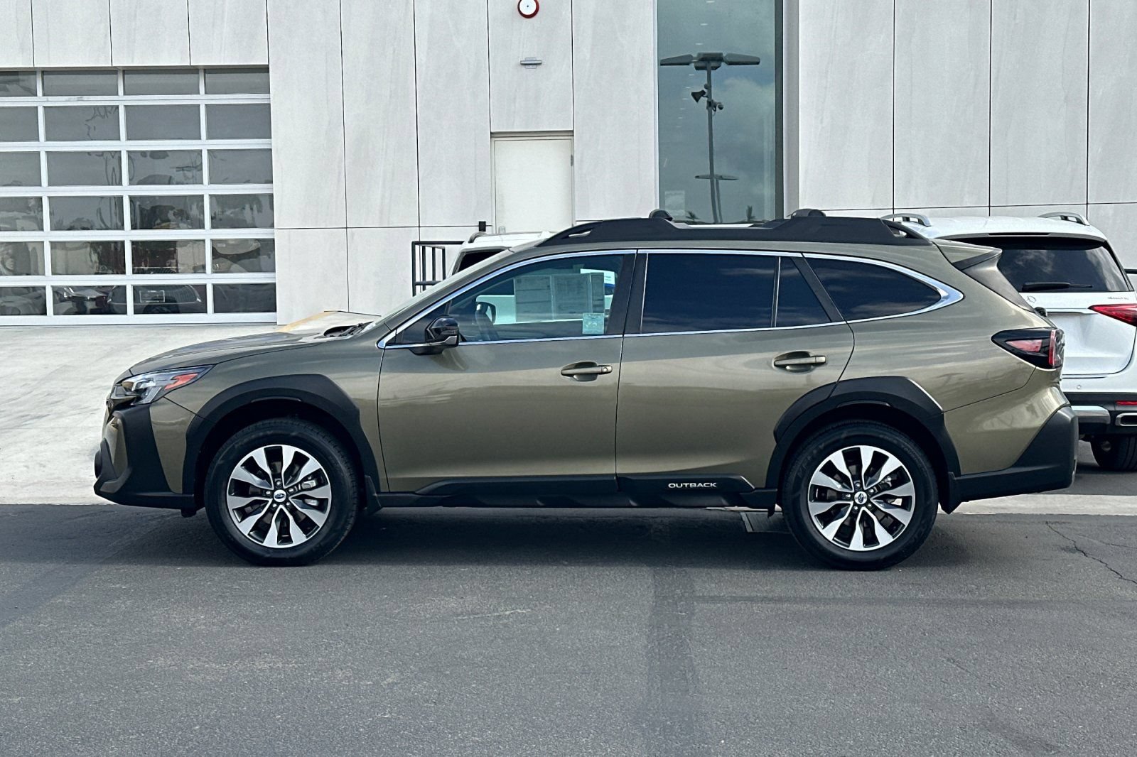 Used 2024 Subaru Outback Limited AWD/4WD image 6
