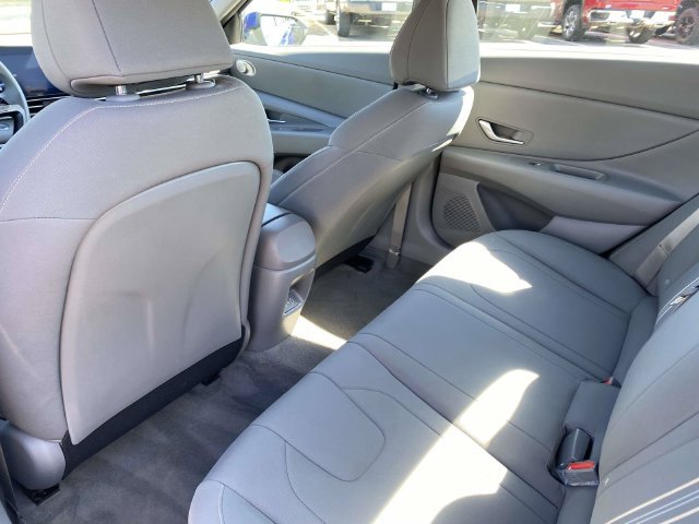 Used 2024 Hyundai Elantra SEL FWD image 7