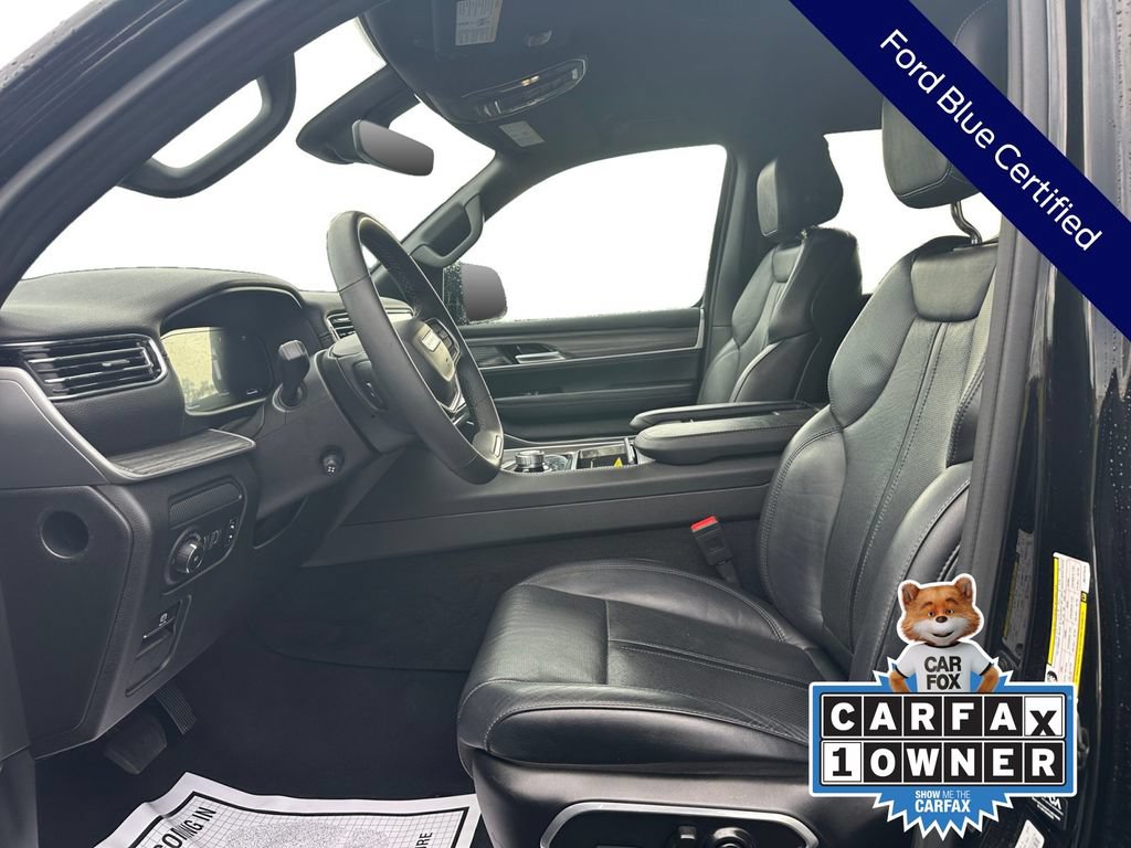 Used 2024 Jeep Wagoneer L Series II w/ Flexible Seating Group RWD image 13