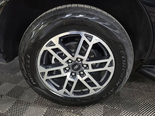Certified 2025 Ford Expedition Active AWD/4WD image 18