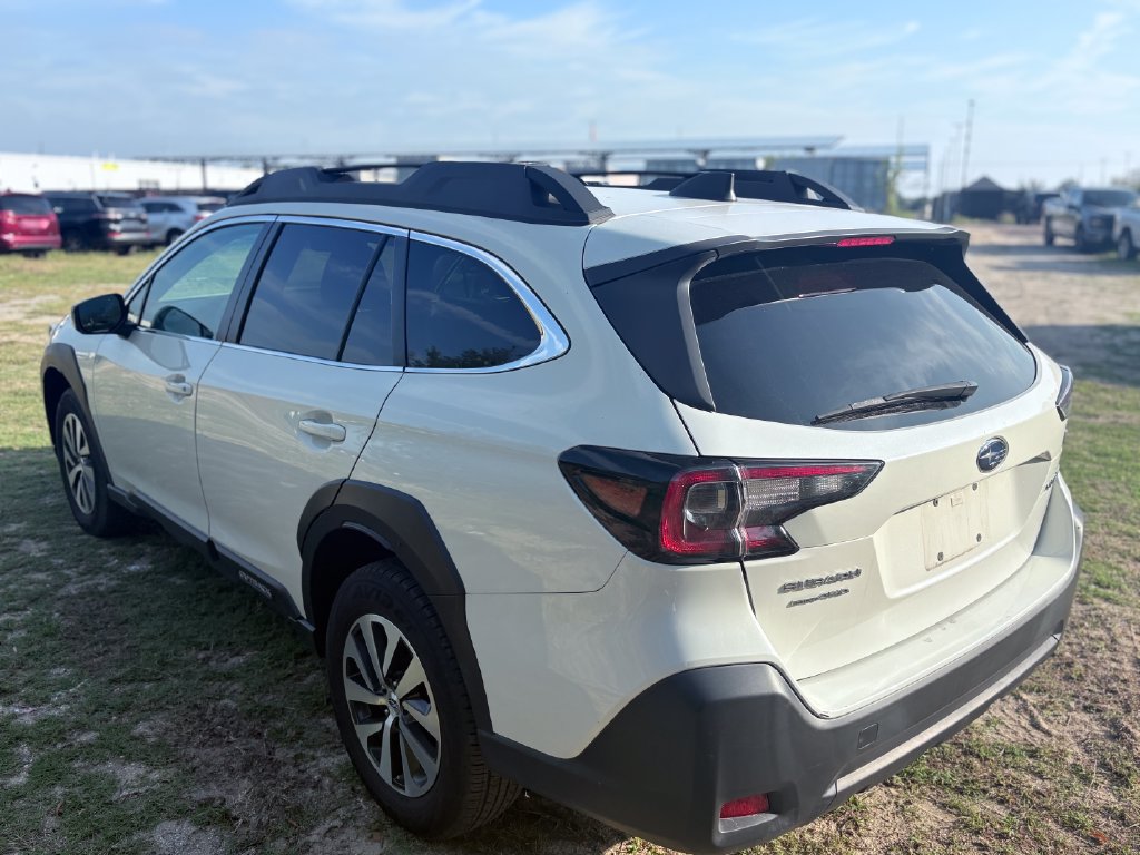 Used 2024 Subaru Outback Premium AWD/4WD image 10