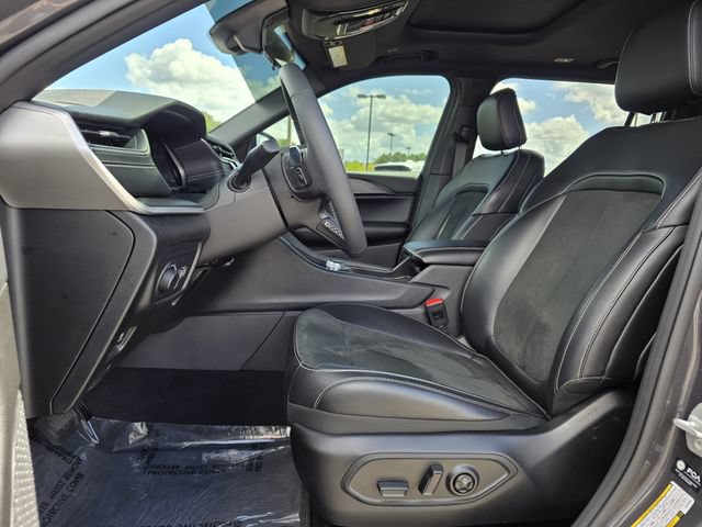 Used 2025 Jeep Grand Cherokee L Altitude AWD/4WD image 13